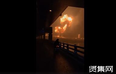 大連氣罐車爆炸：西崗區(qū)2臺(tái)10噸液化天然氣罐車為出租車充氣時(shí)泄漏發(fā)生爆炸起火